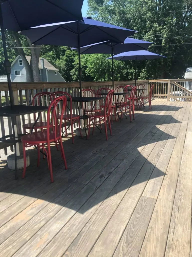 image of outdoor seating at candy sopt in niatic ct.