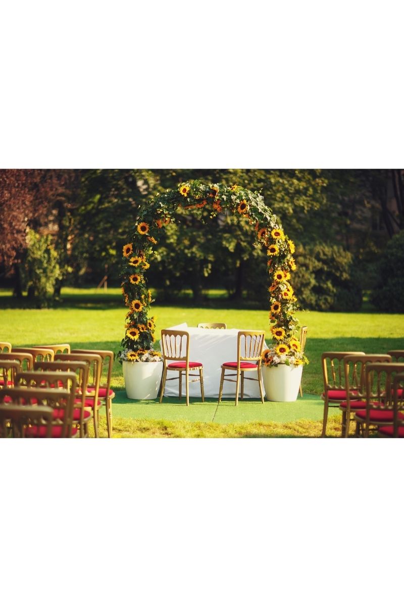image of a wedding at an outdoor wedding venue in Connecticut.