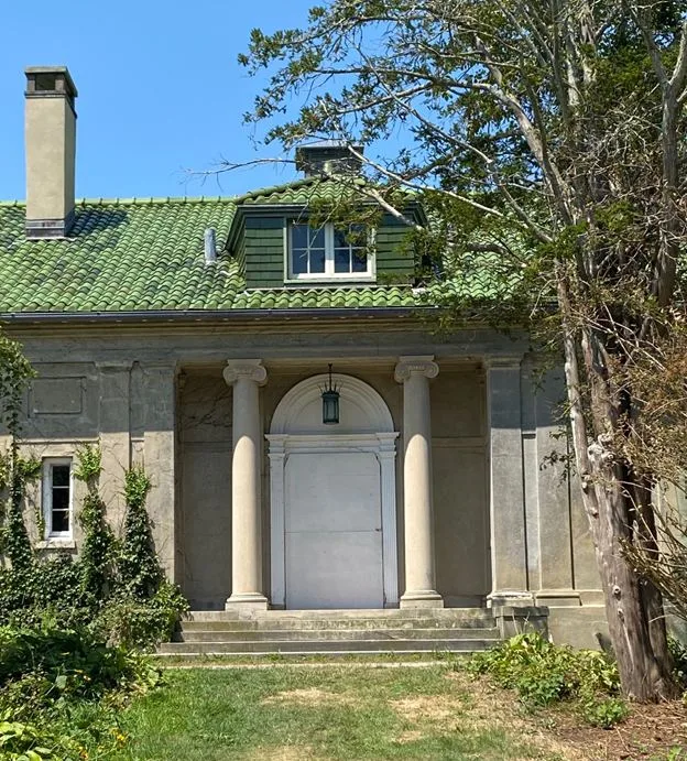 image of mansion at harkness state park in waterford, ct.