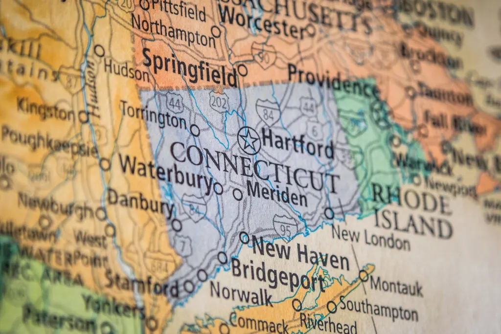image of map showing how far is connecticut from new york city.