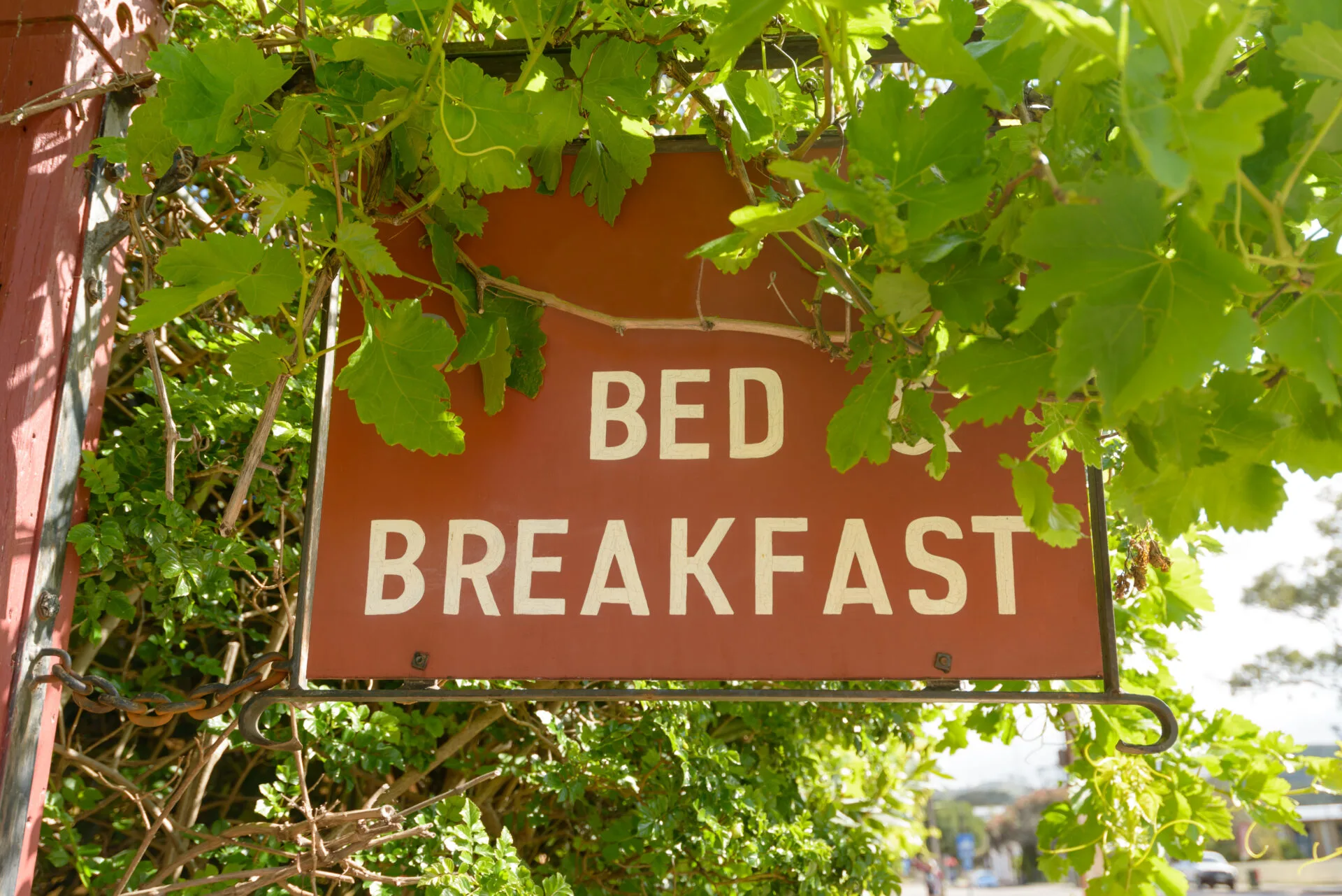 image of bed and breakfast sign.