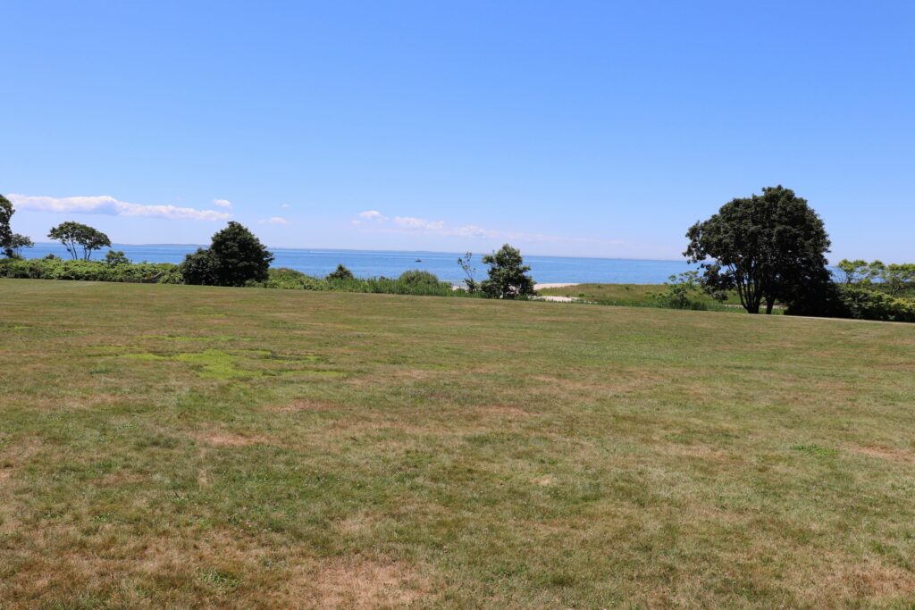 Image of Kite flying field at harkness park in waterford ct.