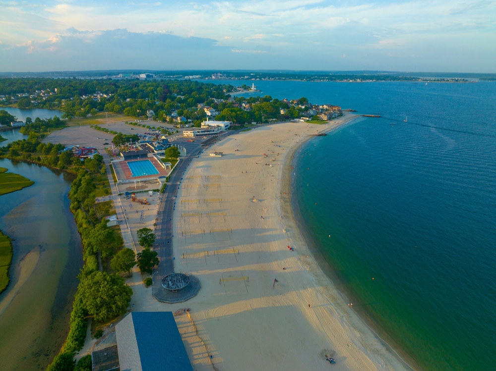 Image of Ocean Beach, one of the beaches in New London, CT.