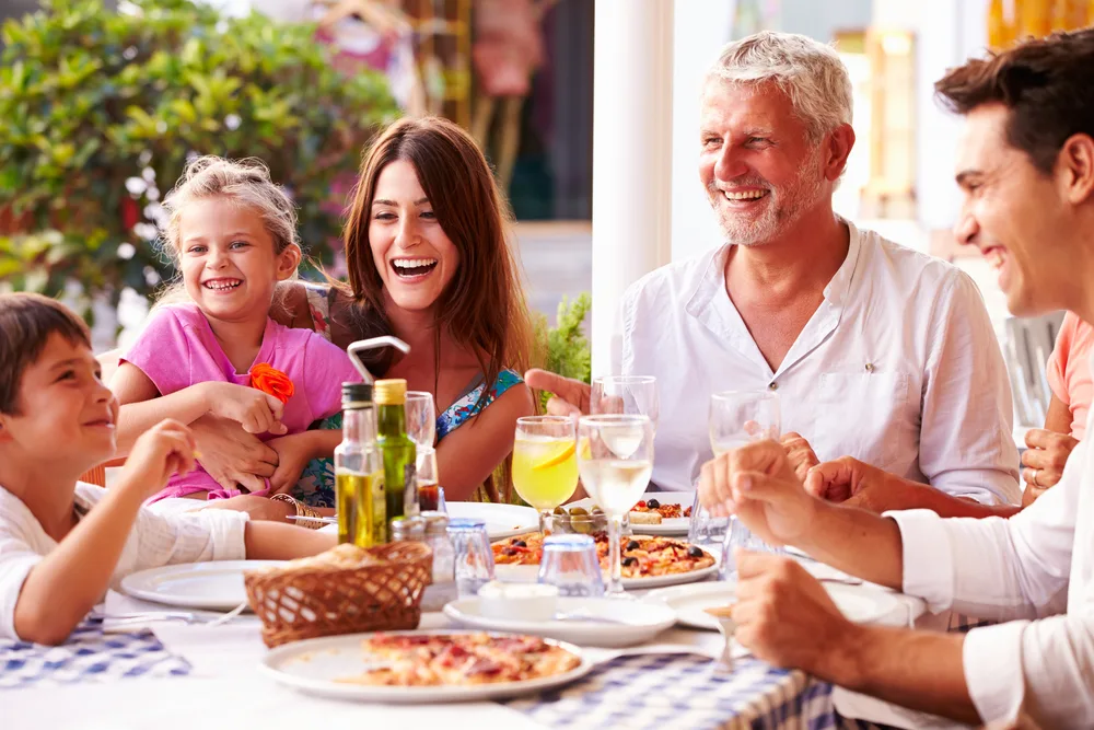 image of family dining at restaurants near Lake Compounce.